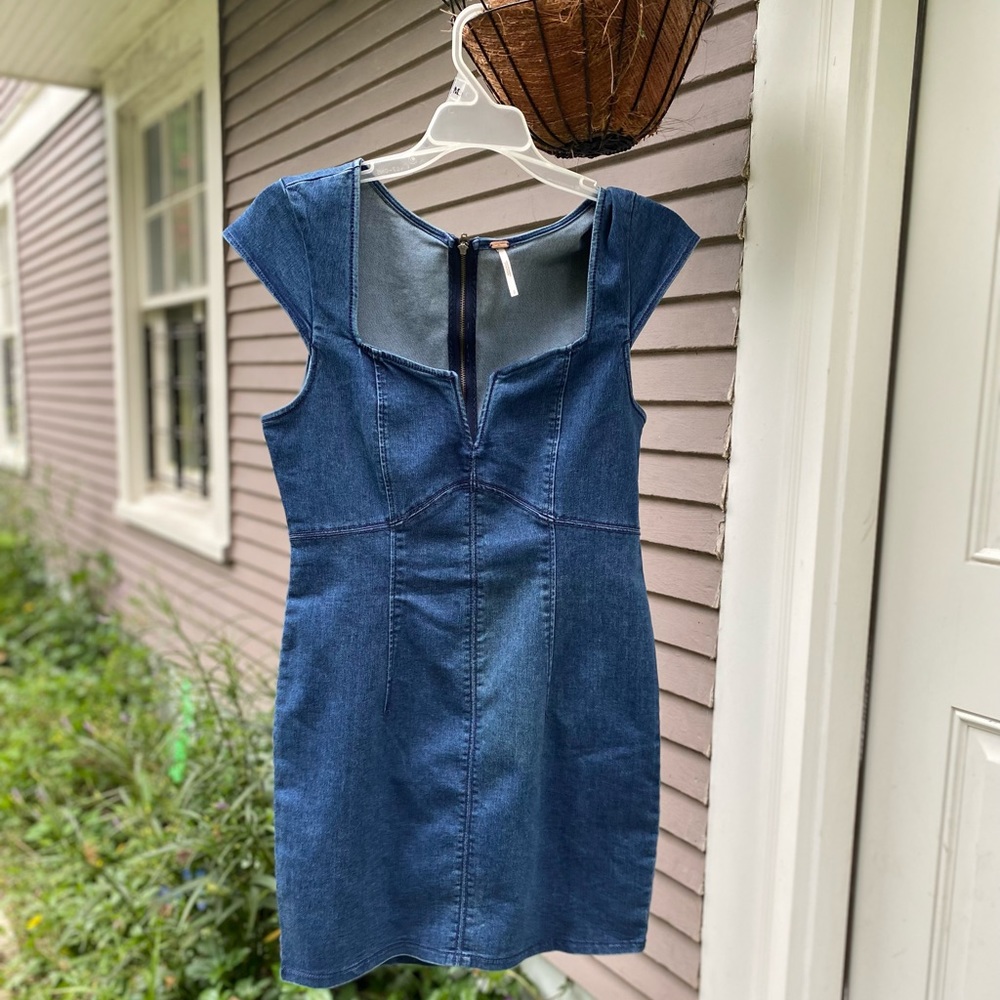 FREE PEOPLE TIGHT FITTED BLUE JEAN DRESS